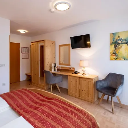 Отель Art Kristal 4*