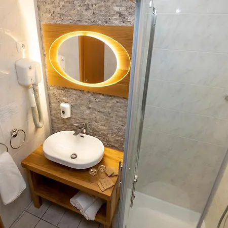 Отель Art Kristal Бохинь