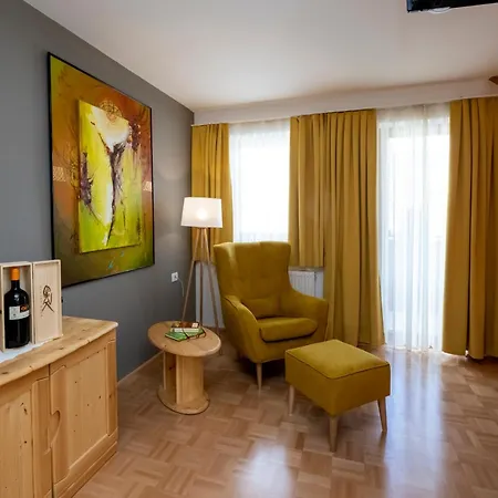 Отель Art Kristal 4*