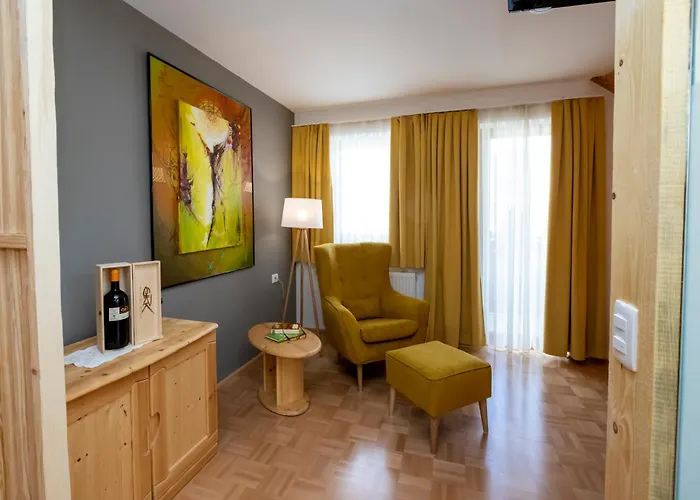 Hotel Art Kristal 4*