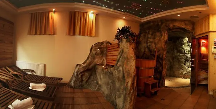 Hotel Art Kristal 4*